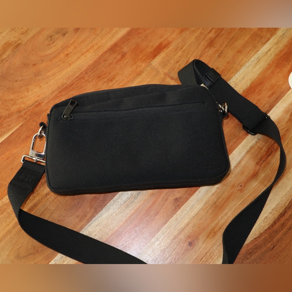 BEIS Sleek Black Crossbody Bag - Picture 4 of 6